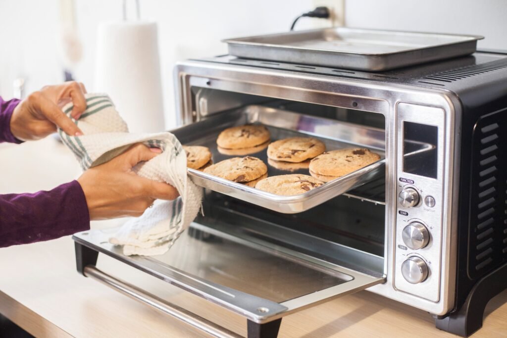 A Guide to Selecting the Perfect Toaster Oven for Toasting Bread