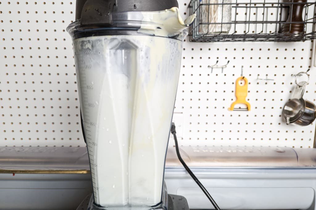 The Ultimate Guide to Cleaning and Maintaining Your Blender Pitcher