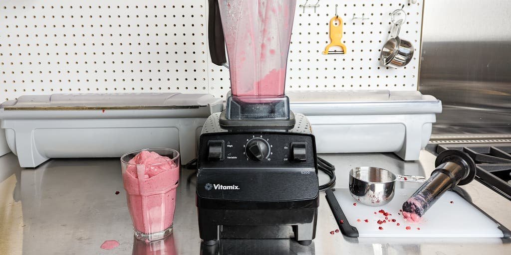 The Ultimate Guide to Cleaning and Maintaining Your Blender Pitcher